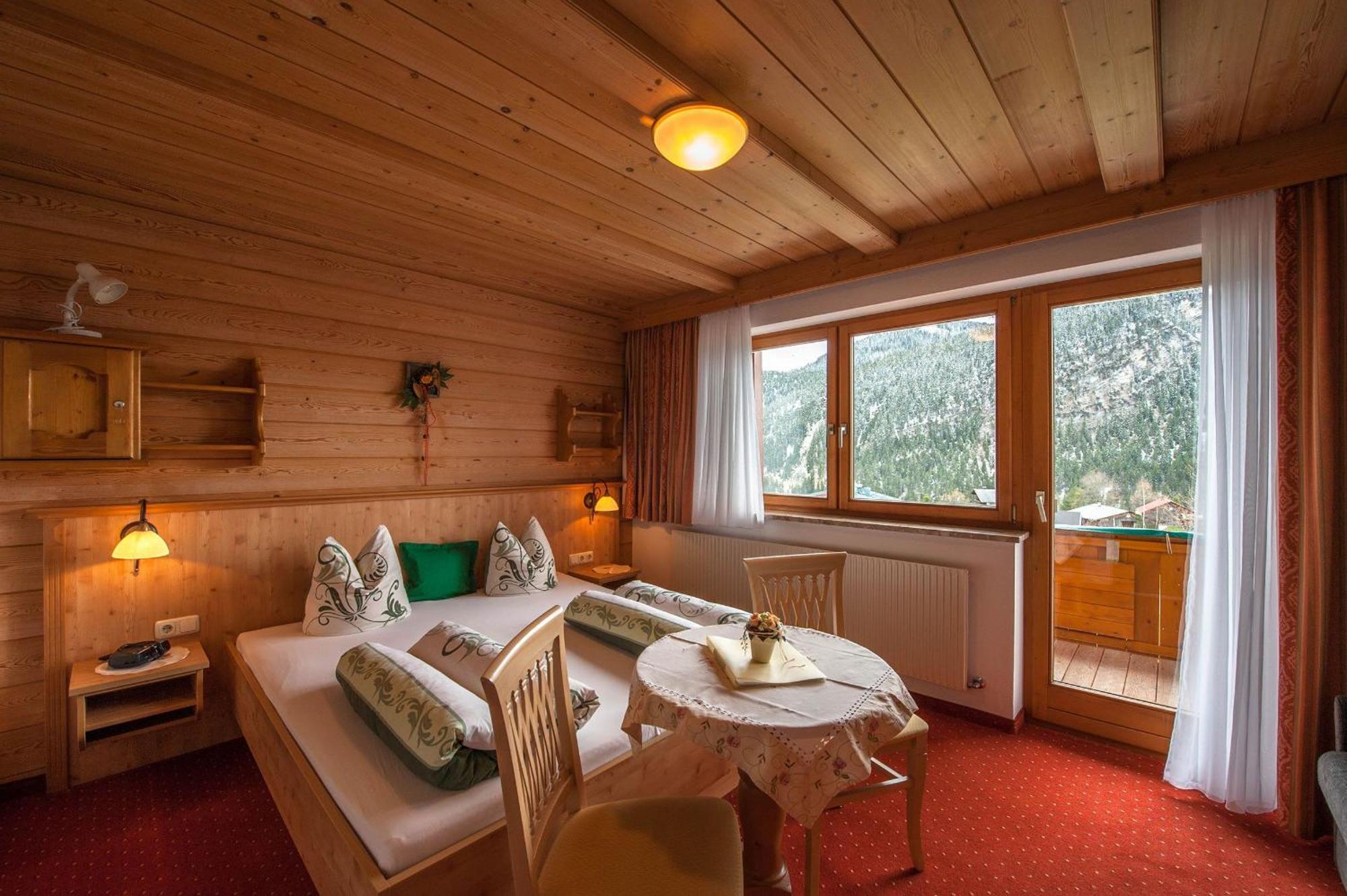Gästehaus Alpenblick Berwang Exterior foto