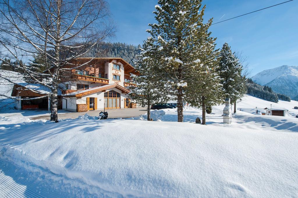 Gästehaus Alpenblick Berwang Exterior foto